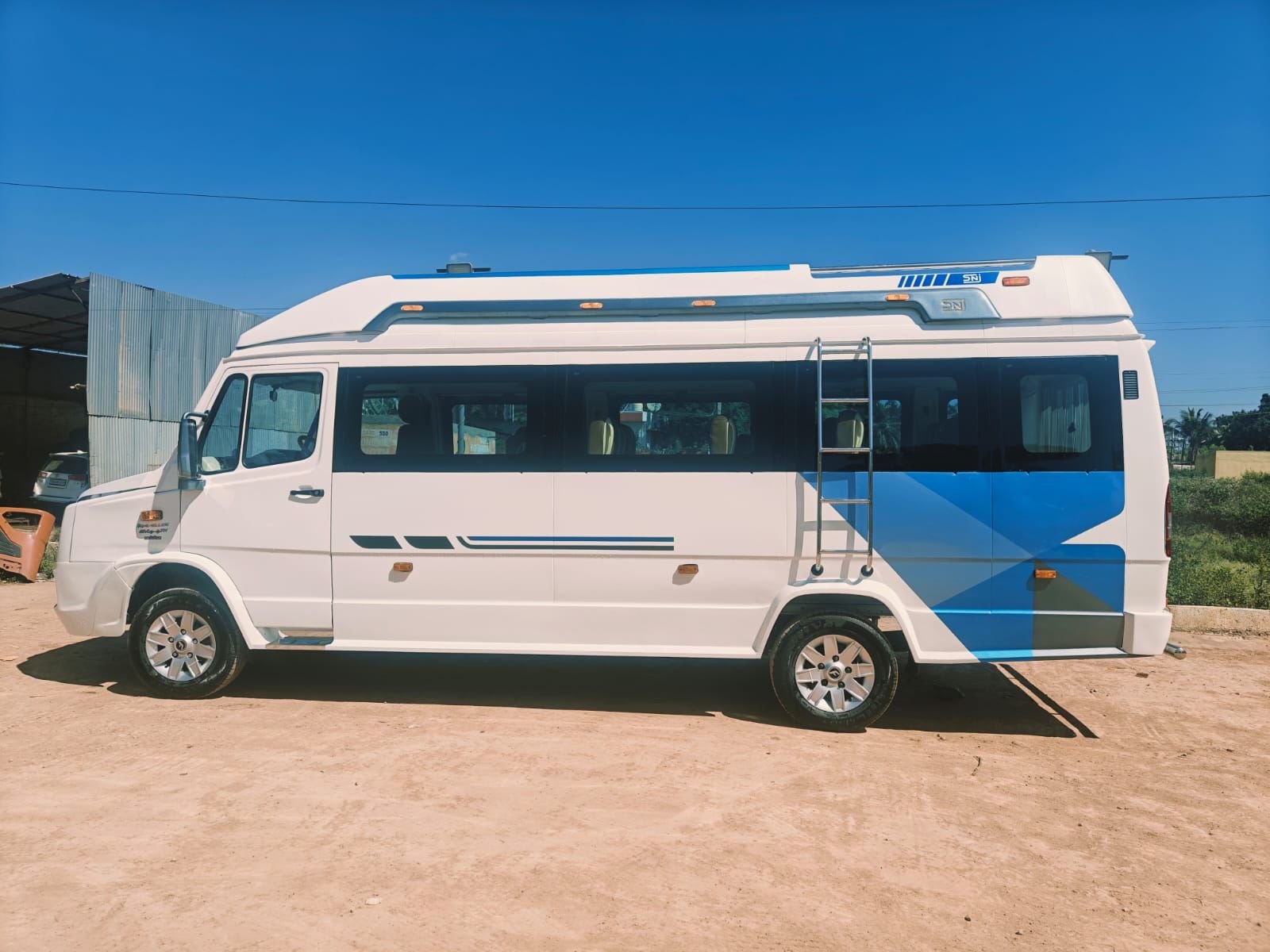 Tempo traveller, Force Urbania and mini bus on rent in Bangalore